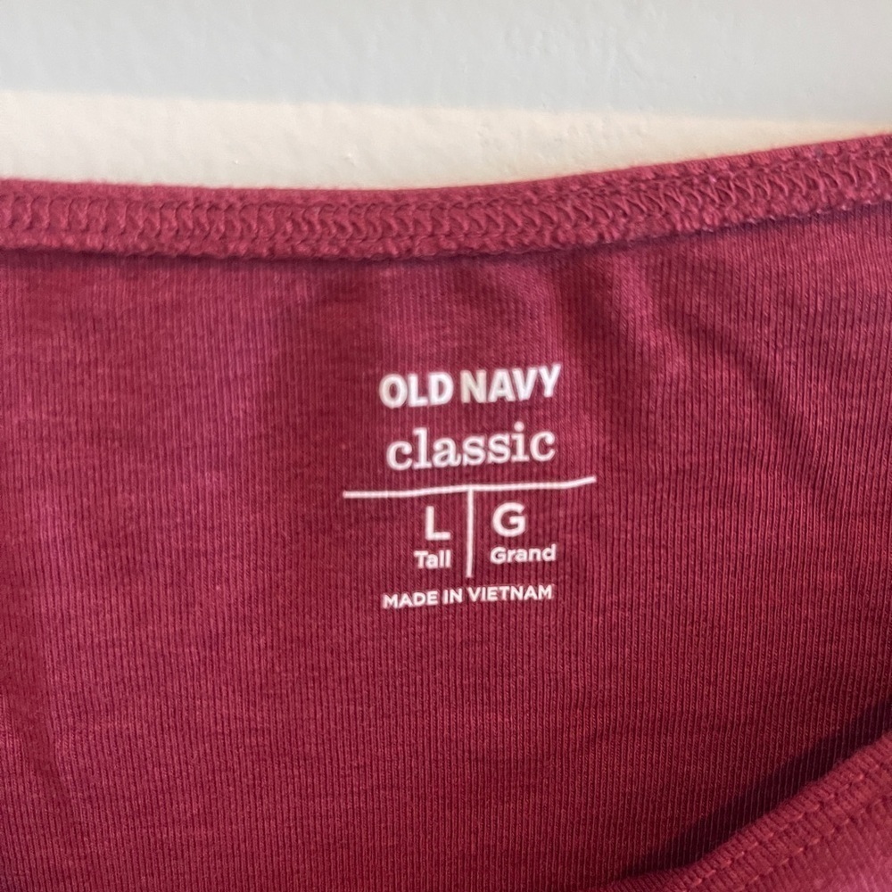 Old Navy top. - Picture 2 of 2